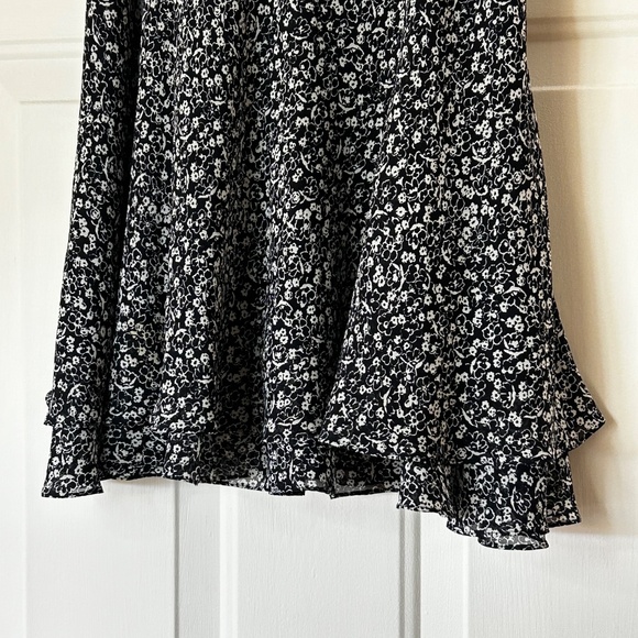Chaps Navy Blue & White Floral Skirt *Size 0 - Picture 2 of 5